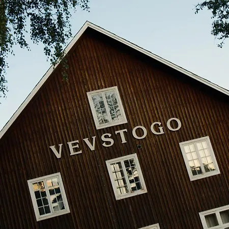 The Blue At Vevstogo - Cosy Bedroom With A Mesmerizing View, Sauna And Eco Living In An Old School House Apartment